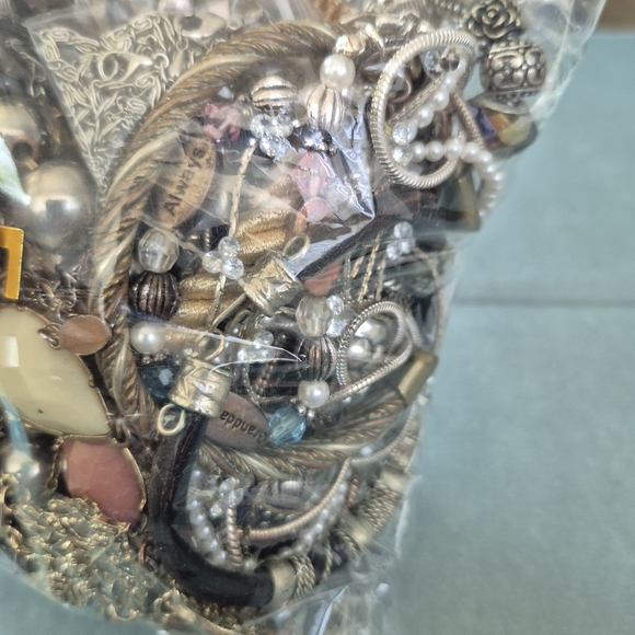 Mystery Craft Jellery Bag E - Picture 11 of 13